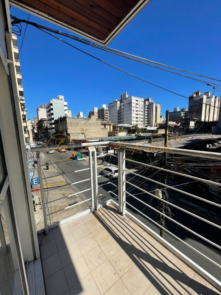 Sarmiento Nro 1121 (un dormitorio con balcon al frente)