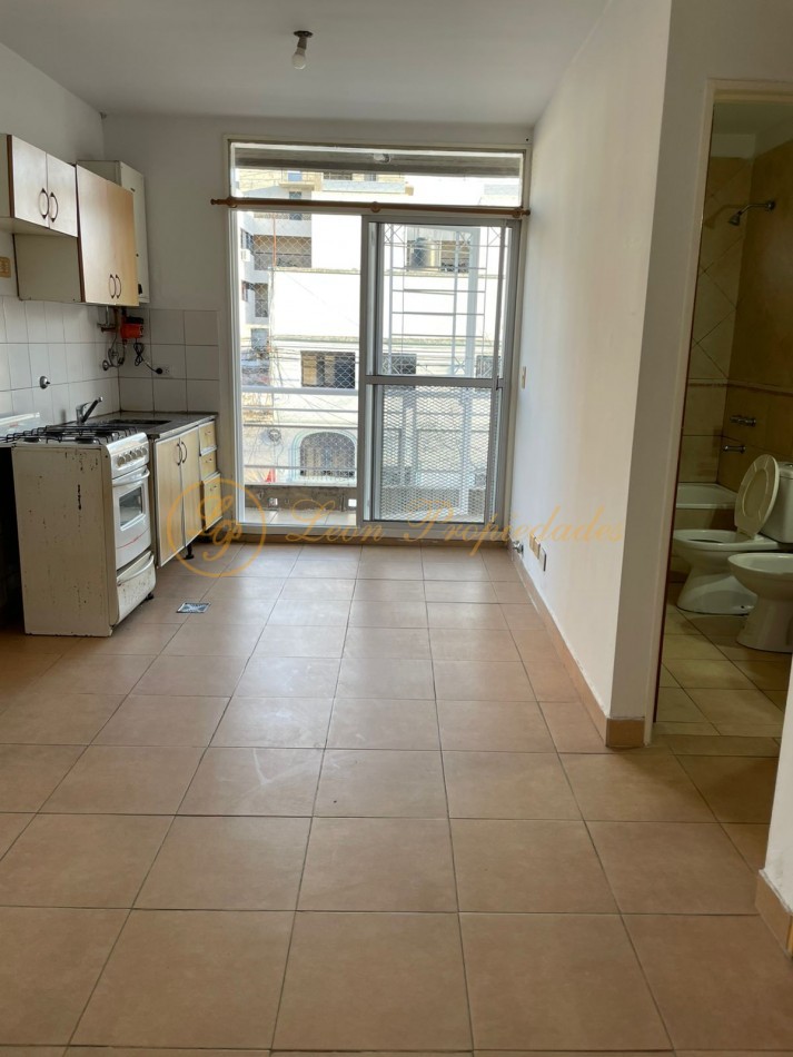Catamarca Nro 3420 (Edificio de escaleras - 2do piso - un dormitorio, con balcon)