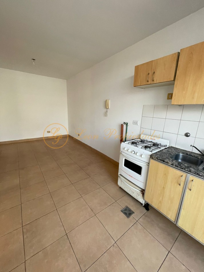 Catamarca Nro 3420 (Edificio de escaleras - 2do piso - un dormitorio, con balcon)