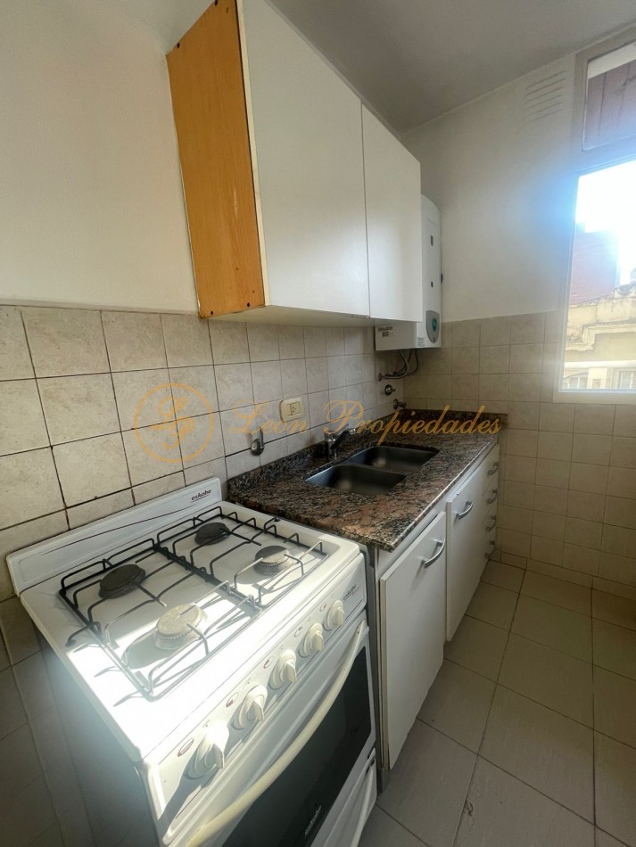 Sarmiento Nro. 1121 (2 dormitorios con balcon al frente)