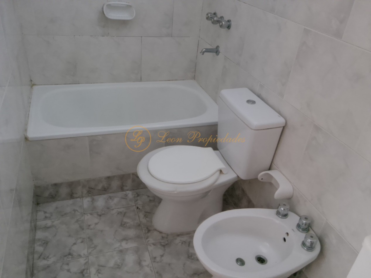 Sarmiento Nro 1121 (un dormitorio con balcon al frente)
