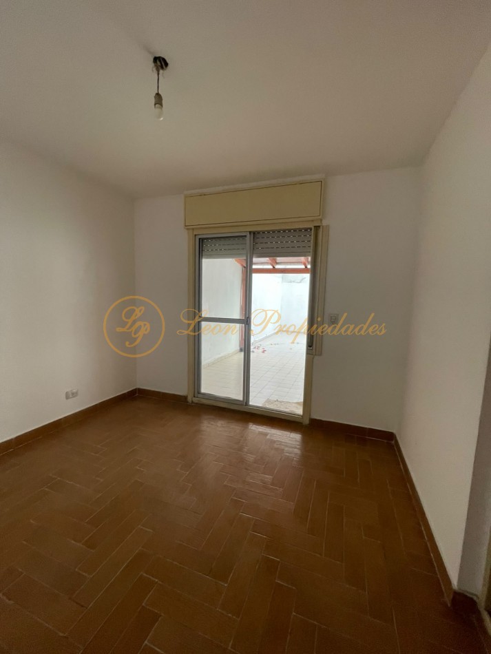 Sarmiento Nro. 1191 (2 dormitorios con amplio patio)