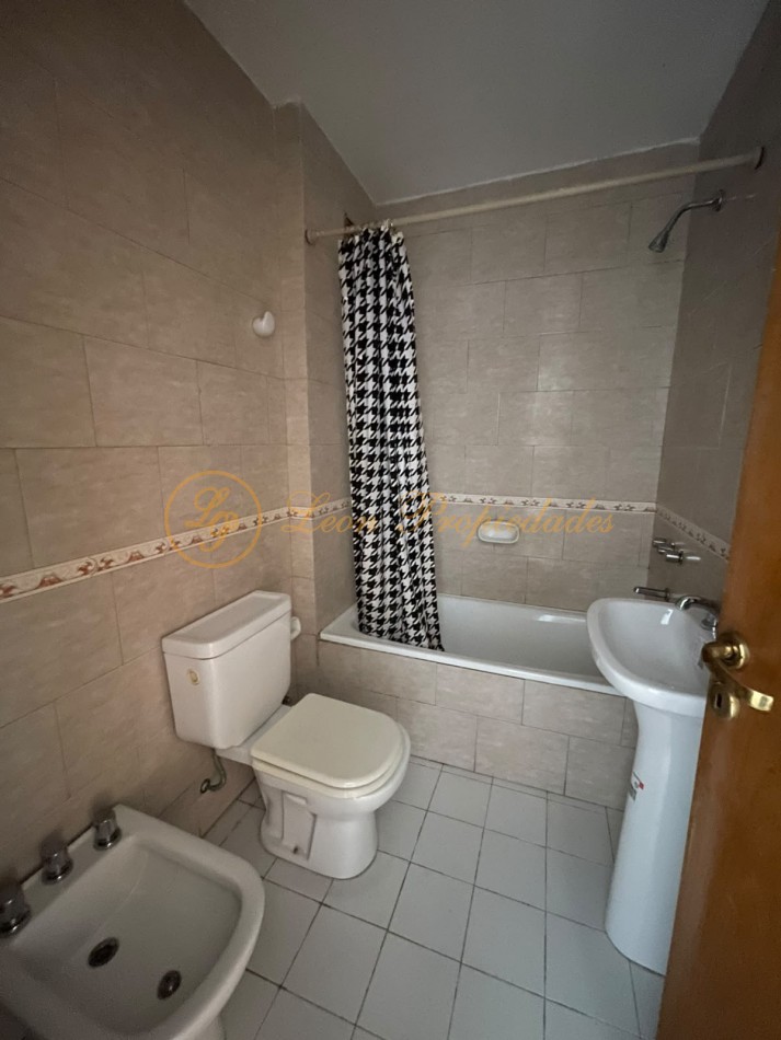 Sarmiento Nro. 1191 (2 dormitorios con amplio patio)