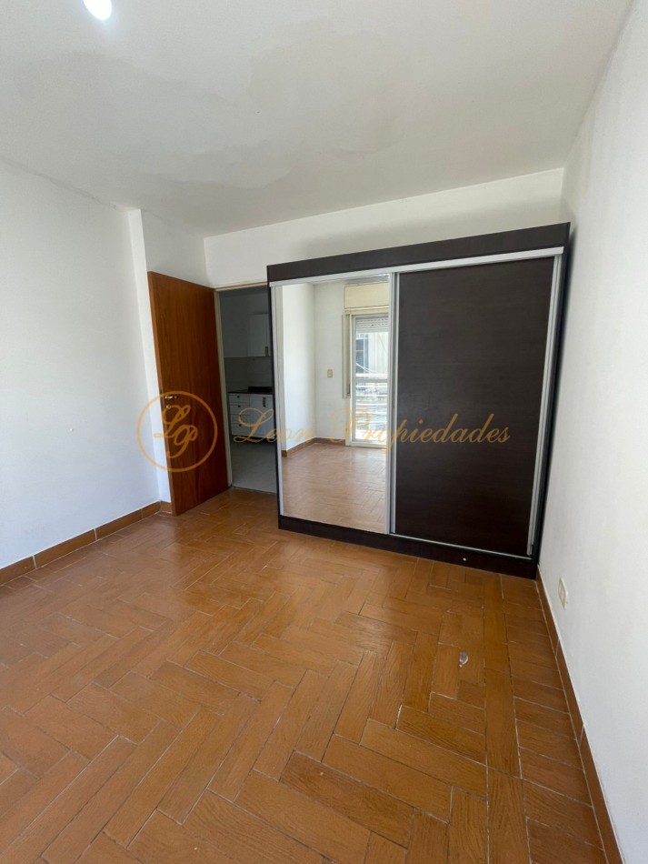 Sarmiento Nro 1121 (un dormitorio con balcon al frente)