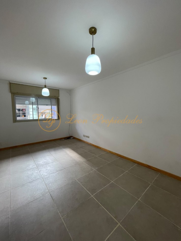 Sarmiento Nro. 1191 (2 dormitorios con amplio patio)