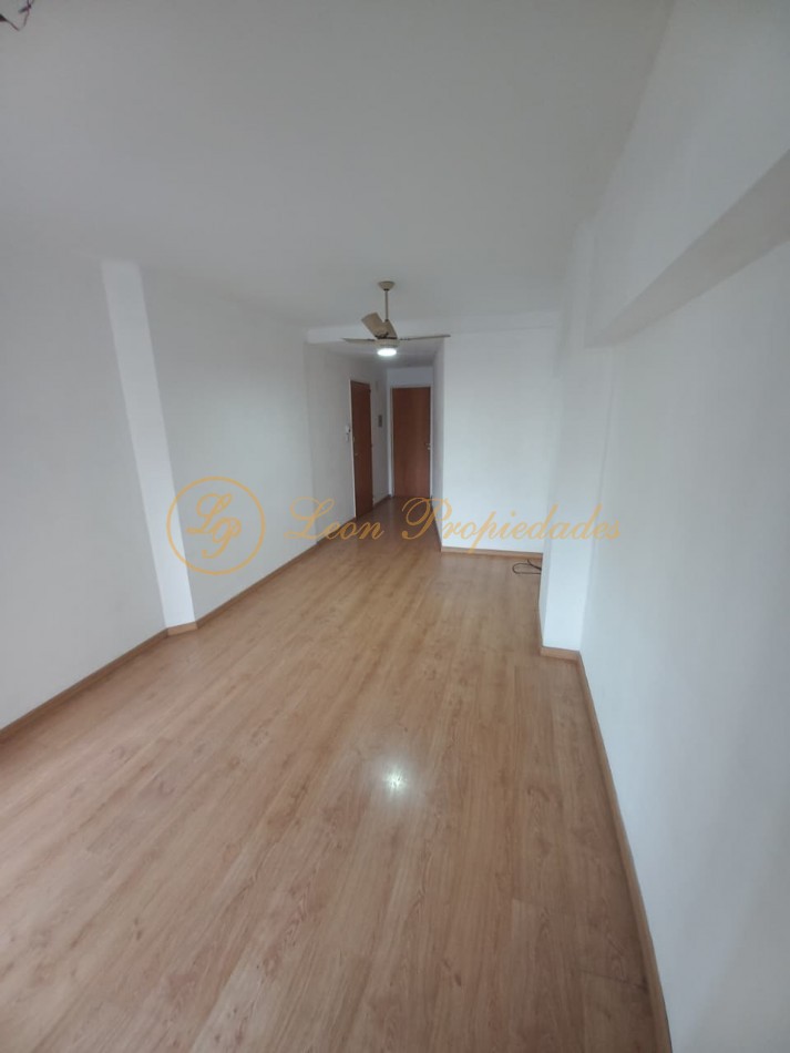 Zeballos Nro. 1238 (departamento de un dormitorio muy amplio con doble balcon)