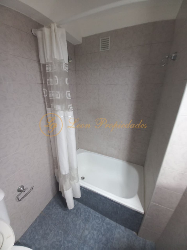Zeballos Nro. 1238 (departamento de un dormitorio muy amplio con doble balcon)