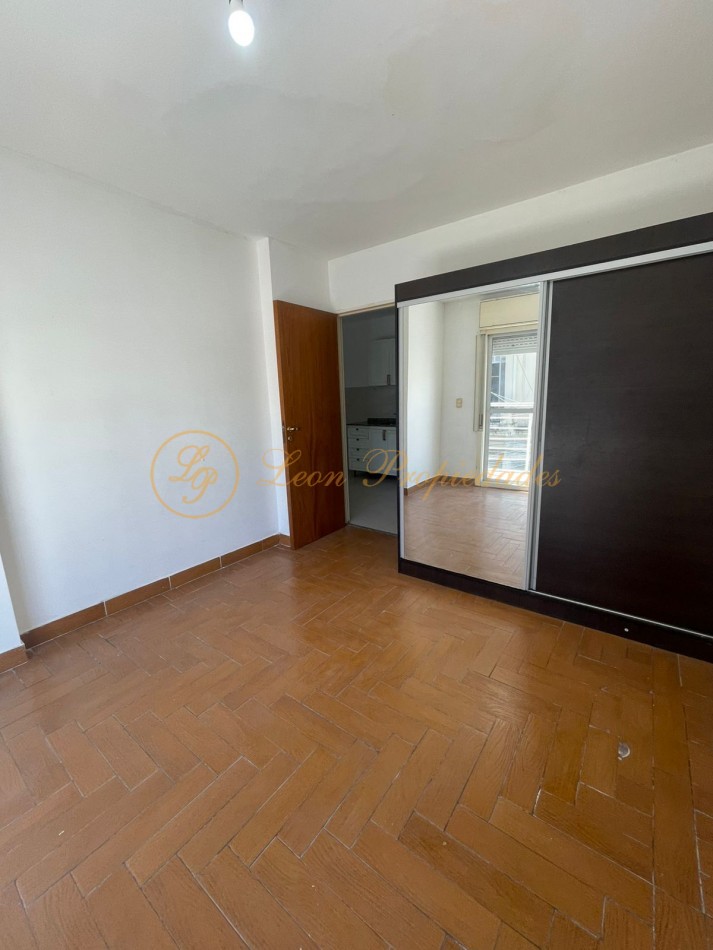 Sarmiento Nro 1121 (un dormitorio con balcon al frente)