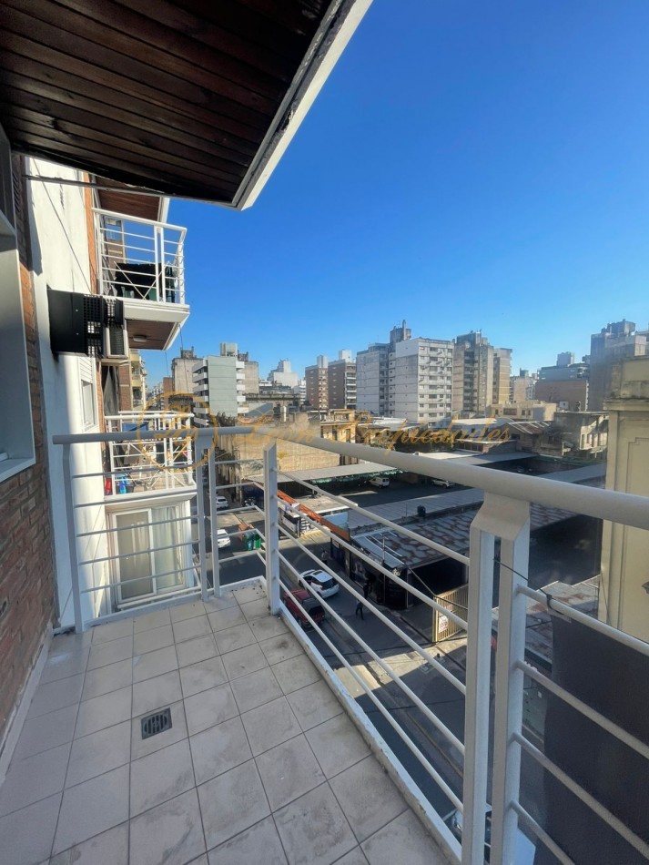Sarmiento Nro. 1121 (2 dormitorios con balcon al frente)
