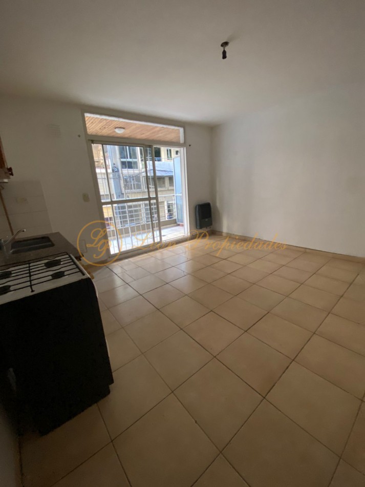 Montevideo 710 (un dormitorio, al frente con balcon)