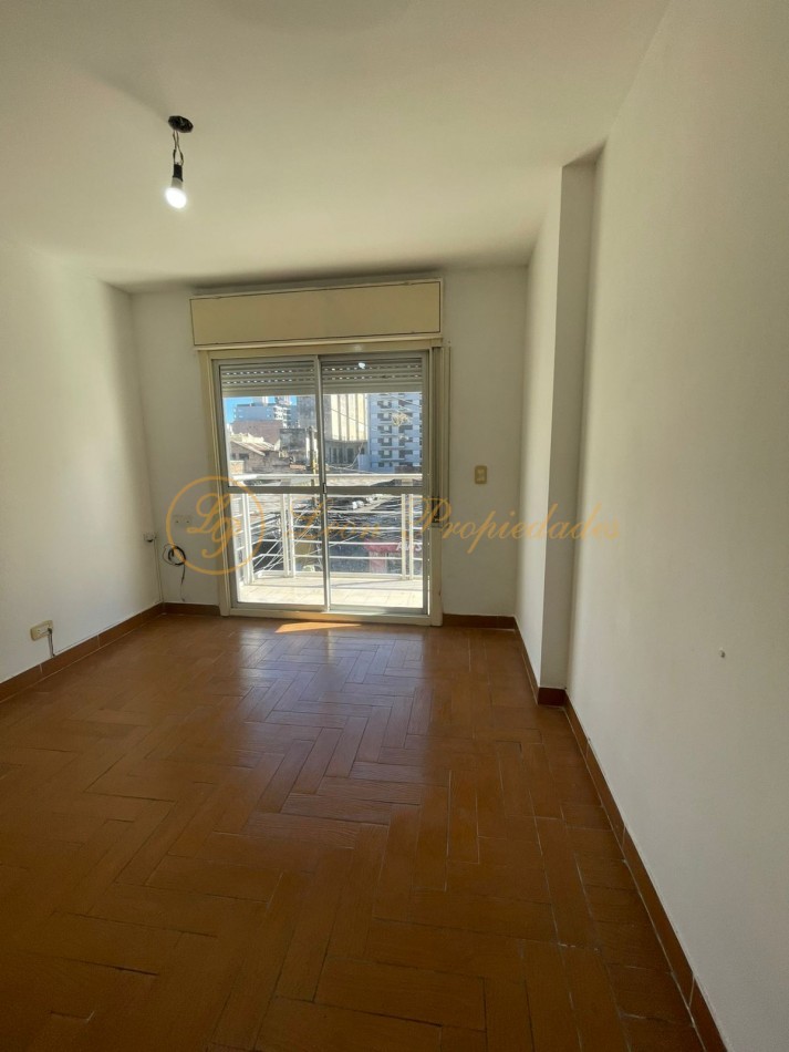 Sarmiento Nro 1121 (un dormitorio con balcon al frente)