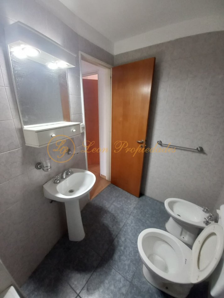 Zeballos Nro. 1238 (departamento de un dormitorio muy amplio con doble balcon)