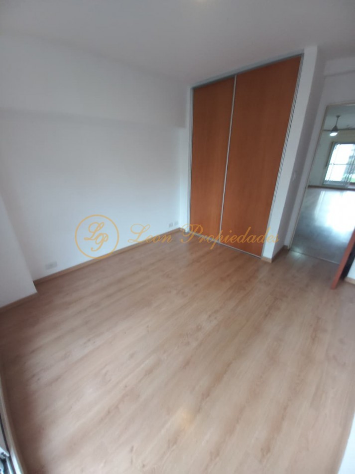 Zeballos Nro. 1238 (departamento de un dormitorio muy amplio con doble balcon)