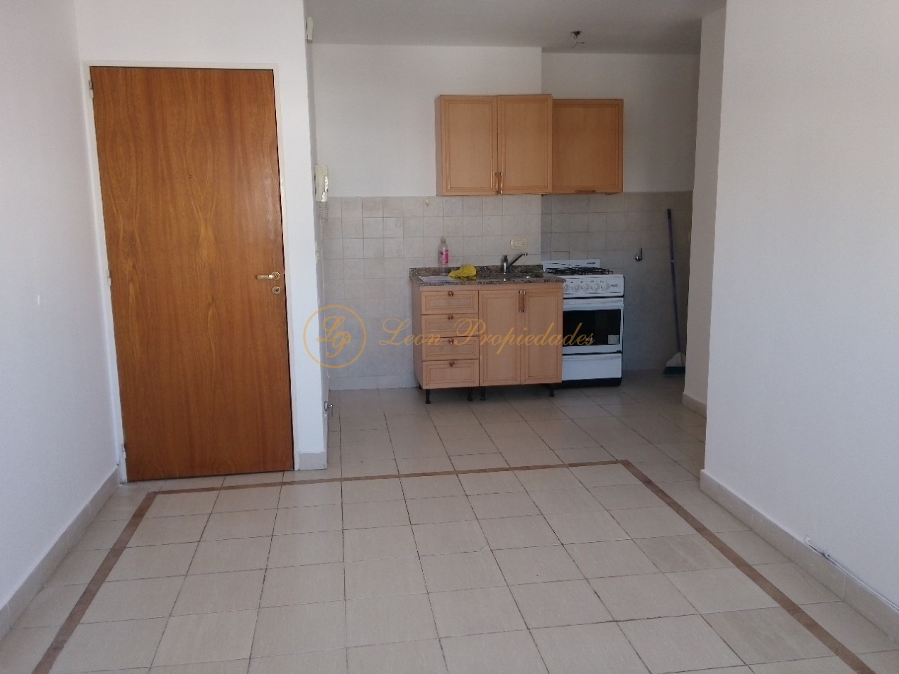 Sarmiento Nro 1121 (un dormitorio con balcon al frente)