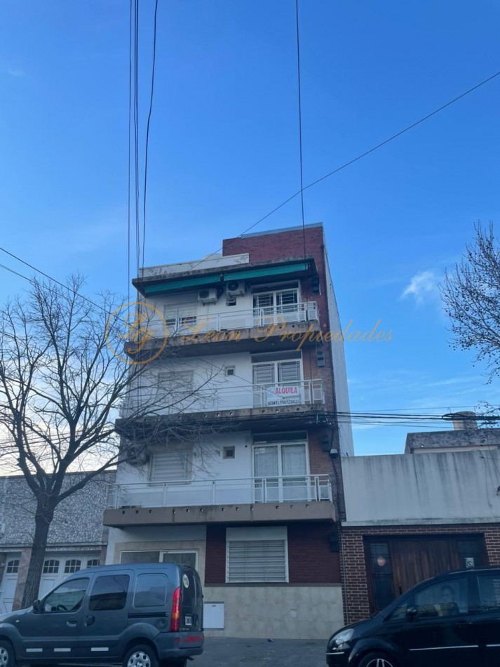 Catamarca Nro 3420 (Edificio de escaleras - 2do piso - un dormitorio, con balcon)