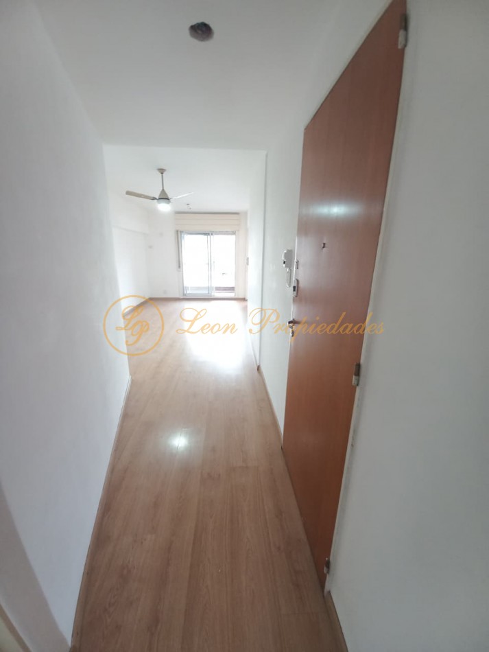 Zeballos Nro. 1238 (departamento de un dormitorio muy amplio con doble balcon)