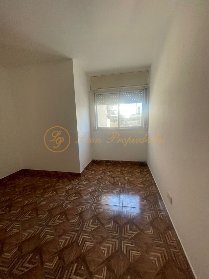 Sarmiento Nro. 1121 (2 dormitorios con balcon al frente)