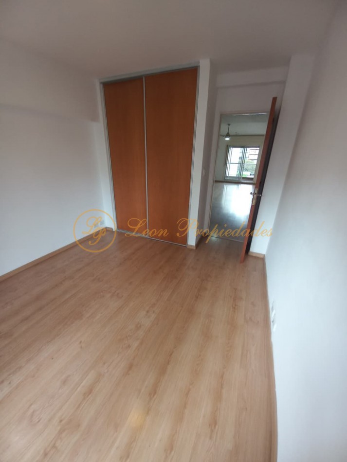 Zeballos Nro. 1238 (departamento de un dormitorio muy amplio con doble balcon)
