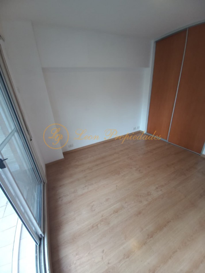 Zeballos Nro. 1238 (departamento de un dormitorio muy amplio con doble balcon)