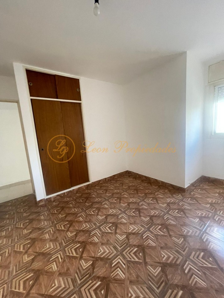 Sarmiento Nro. 1121 (2 dormitorios con balcon al frente)