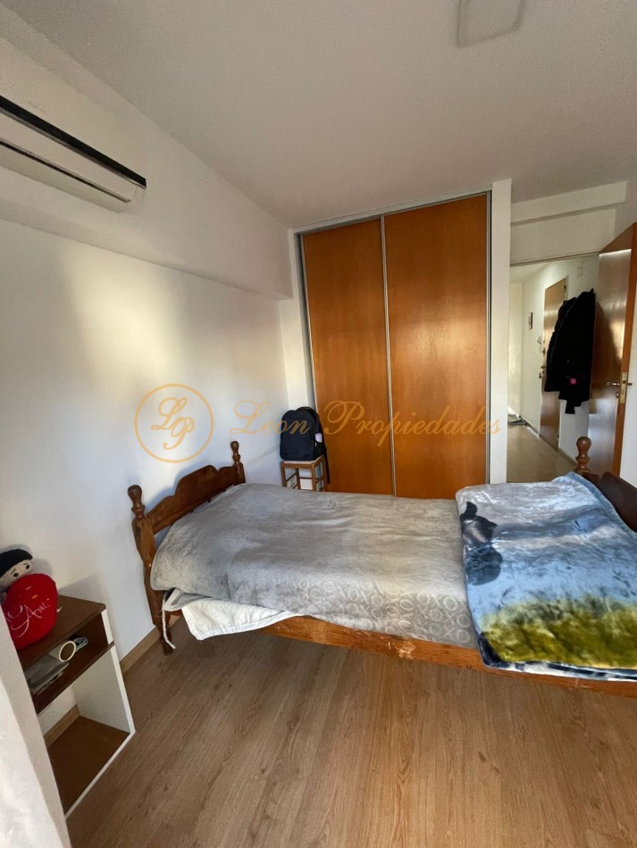 Zeballos y Mitre (amplio con balcon al frente)
