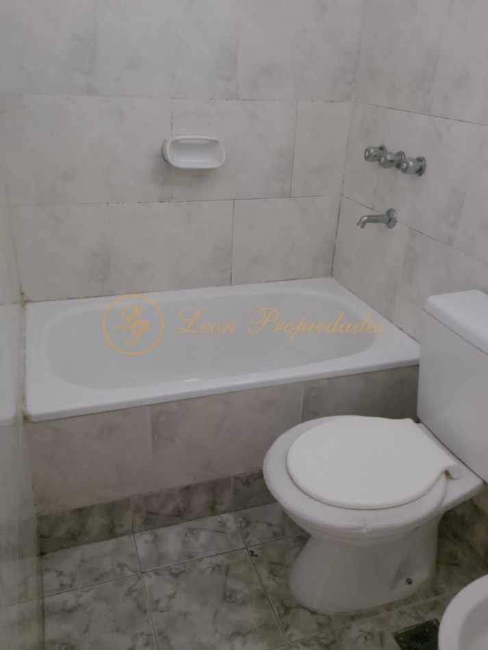 Sarmiento Nro 1121 (un dormitorio con balcon al frente)
