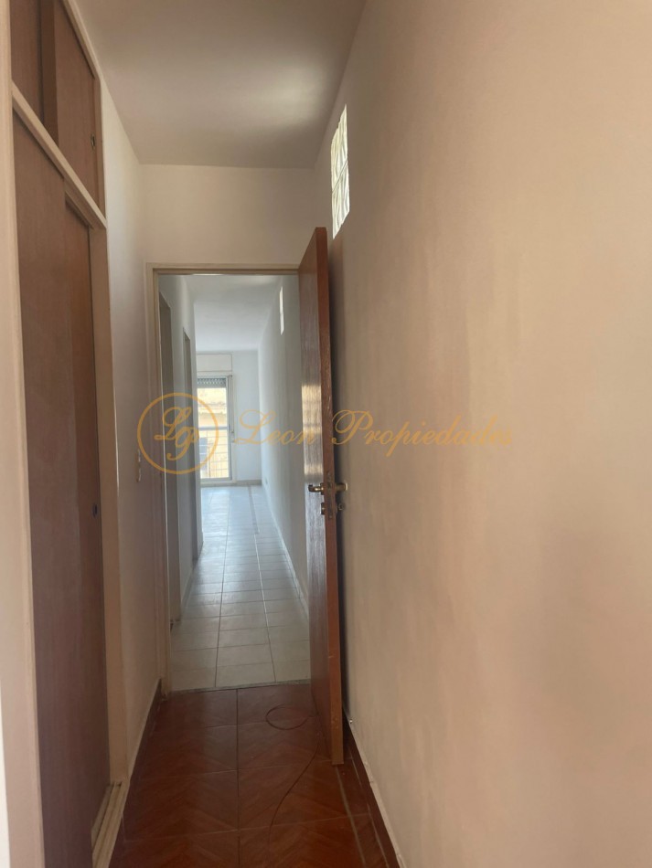 Sarmiento Nro. 1121 (2 dormitorios con balcon al frente)