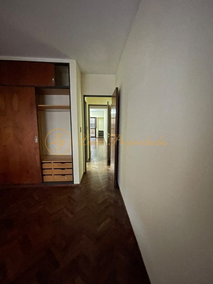 SAN MARTIN Nro. 1274 (1 DORMITORIO + COCHERA + BAULERA)