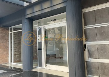Zeballos y Mitre (amplio con balcon al frente)